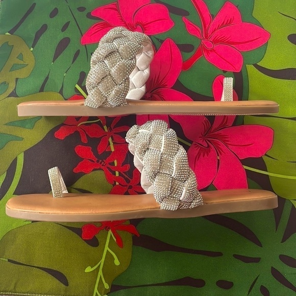 Brand New Madden Girl Braided Rhinestone Toe Strap Slip On Tate Sandals - Picture 7 of 12